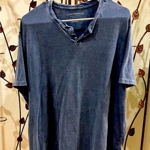 Men’s Lucky Brand XL distressed blue v-neck t-shirt